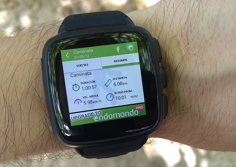 Illustration for article titled Omate Truesmart: cómo no hacer un smartwatch y smartphone en uno